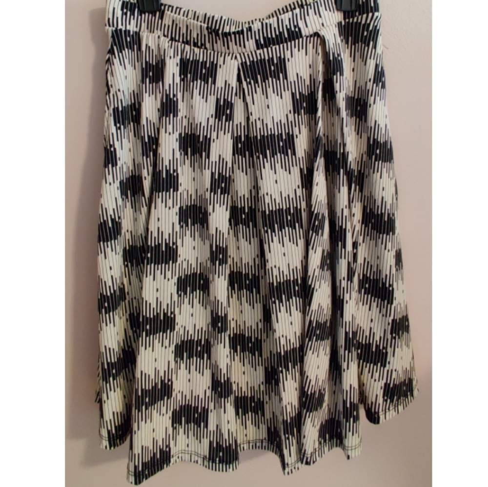 LulaRoe skirt NWOT